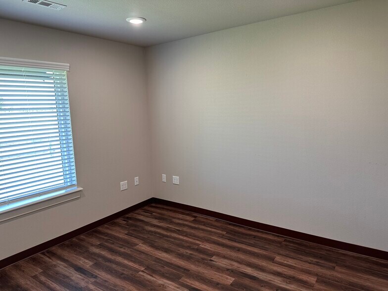 1100 Division St, Prairie Grove, AR à louer - Photo de l’immeuble – Image 3 sur 13