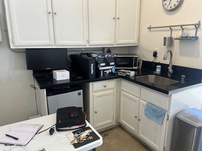 12794 W Washington Blvd, Los Angeles, CA à louer - Photo de l’immeuble – Image 3 sur 4