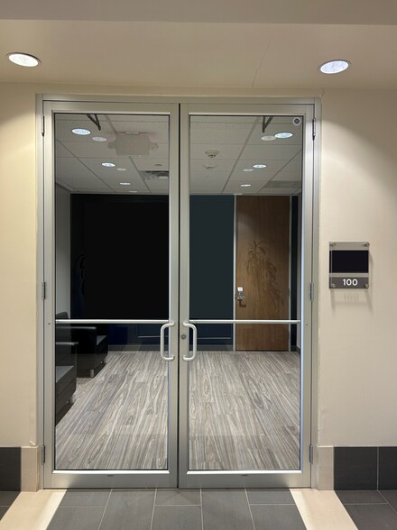 13100 Wortham Center Dr, Houston, TX à louer - Photo intérieure – Image 2 sur 8