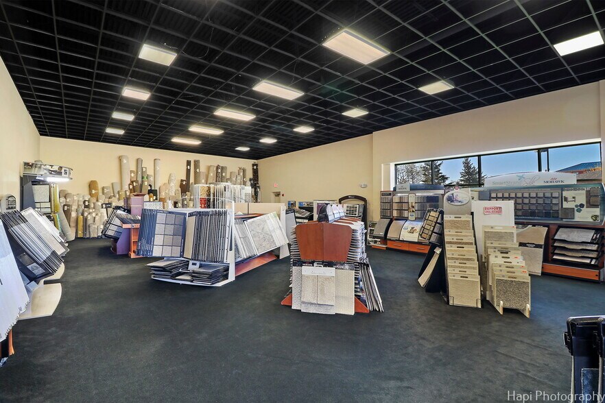 195 N Milwaukee Ave, Vernon Hills, IL à vendre - Photo intérieure – Image 3 sur 48