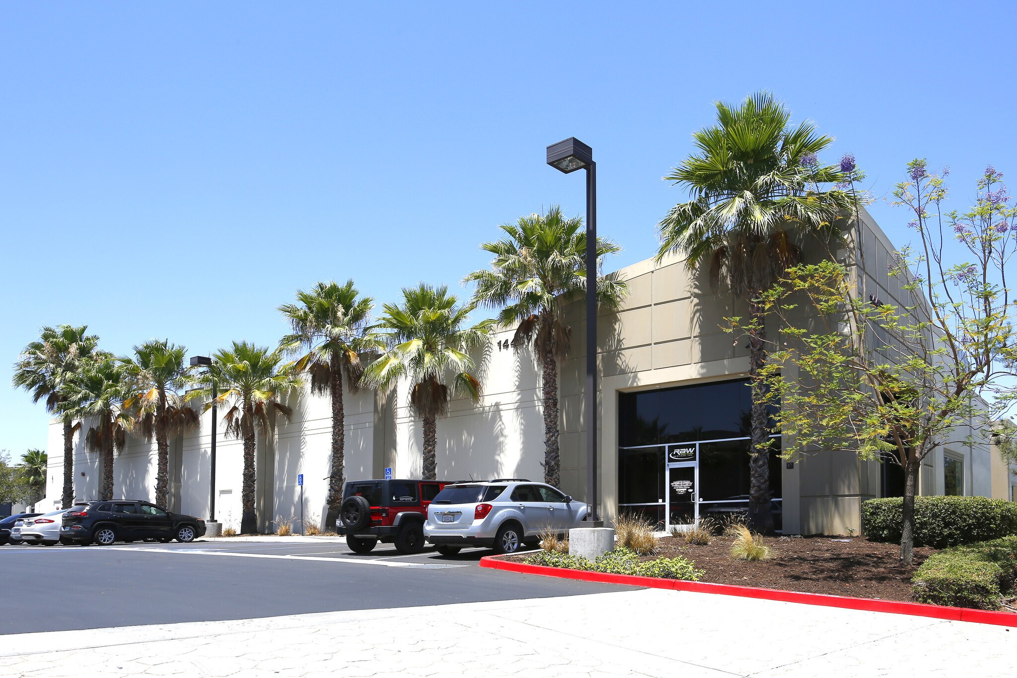 14457 Meridian Pky, Riverside, CA à louer Photo principale– Image 1 sur 7