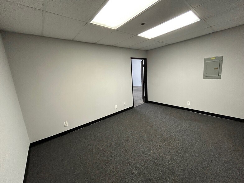 3519 W Commonwealth Ave, Fullerton, CA à louer - Photo de l’immeuble – Image 3 sur 8