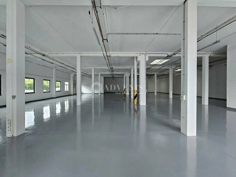 Local d’activités dans Gennevilliers à louer - Photo de l’immeuble – Image 1 sur 5