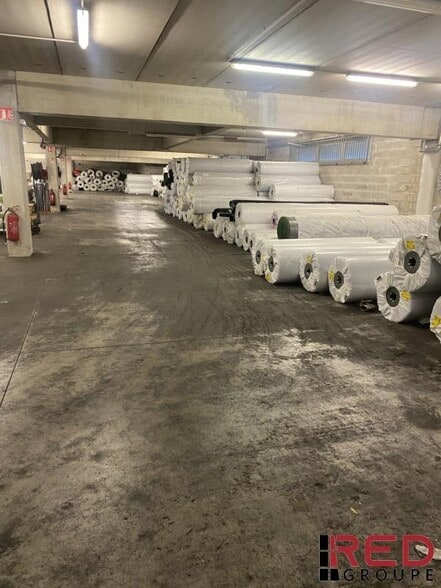 Industriel/Logistique dans Aubagne à louer - Photo de l’immeuble – Image 2 sur 3
