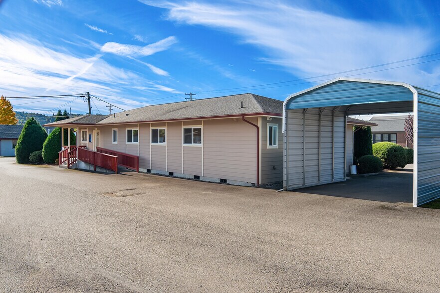 421 Williams St, Mossyrock, WA à louer - Photo de l’immeuble – Image 3 sur 25