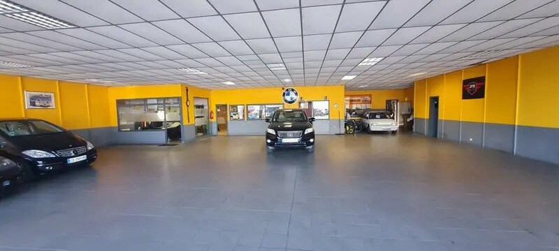Local d'activités dans Saint-Brieuc à vendre - Photo intérieure – Image 2 sur 4