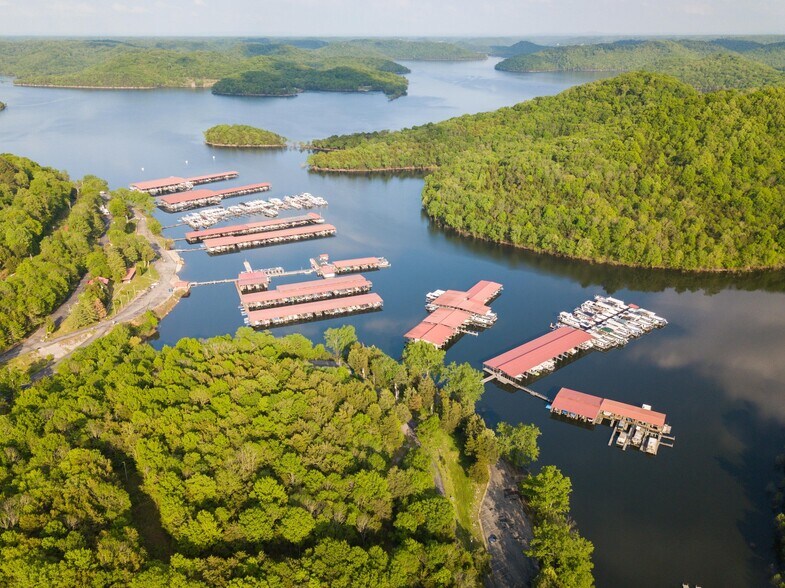 7080 Dale Ridge Rd, Lancaster, TN à vendre - Photo de l’immeuble – Image 3 sur 46