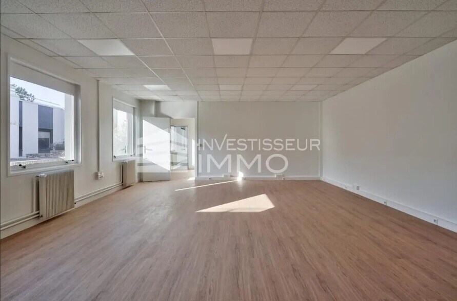 1 Rue Des Campanules, Lognes à louer - Photo de l’immeuble – Image 2 sur 4