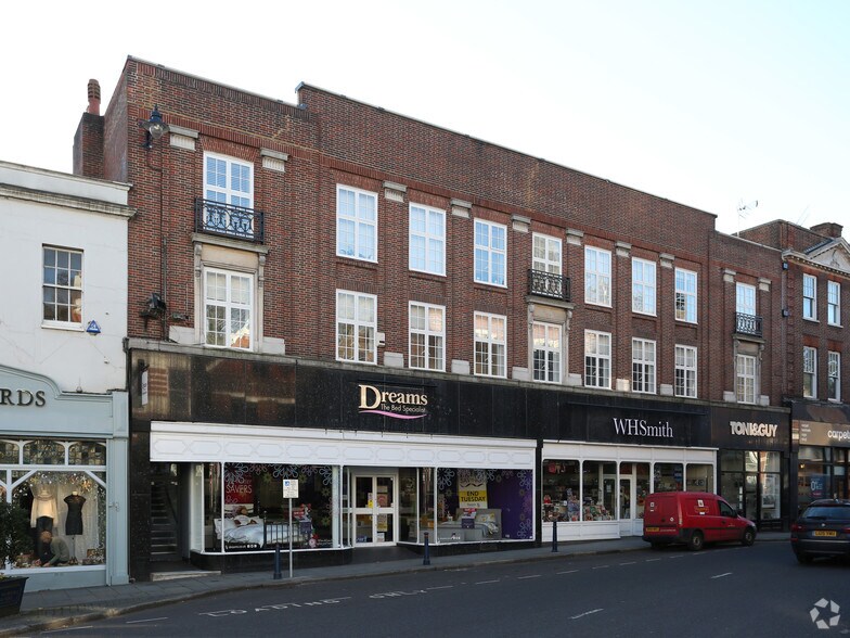 7-11 High St, Reigate à louer - Photo principale – Image 1 sur 5