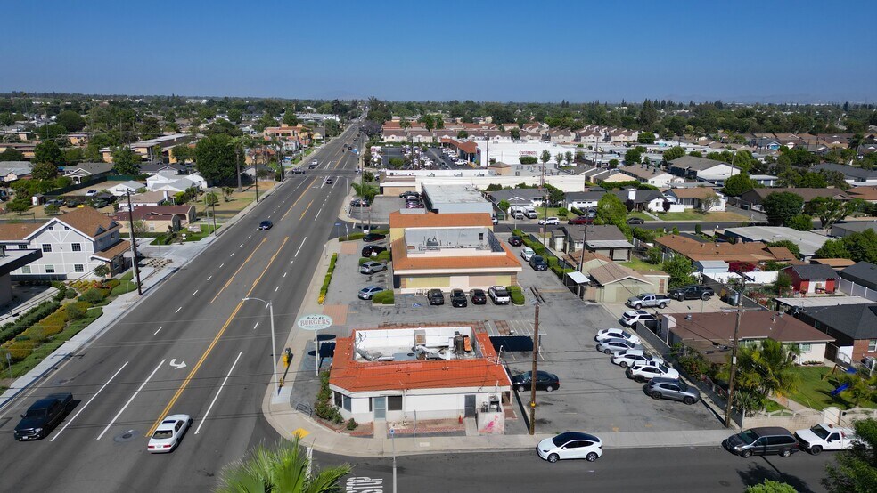 4603 Riverside Dr, Chino, CA à louer - Photo de l’immeuble – Image 3 sur 16