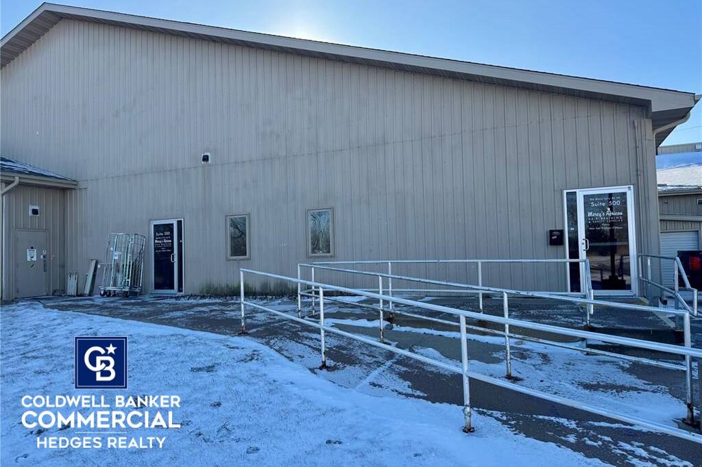 266 Blairs Ferry Rd NE, Cedar Rapids, IA à louer Photo de l’immeuble– Image 1 sur 12