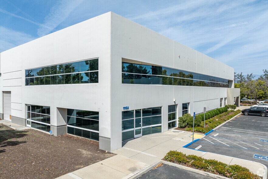 1115 Research Dr, Redlands, CA à louer - Photo de l’immeuble – Image 3 sur 15