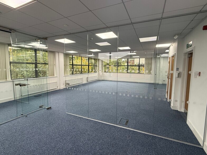 Alban Park, St Albans à louer - Photo de l’immeuble – Image 2 sur 5