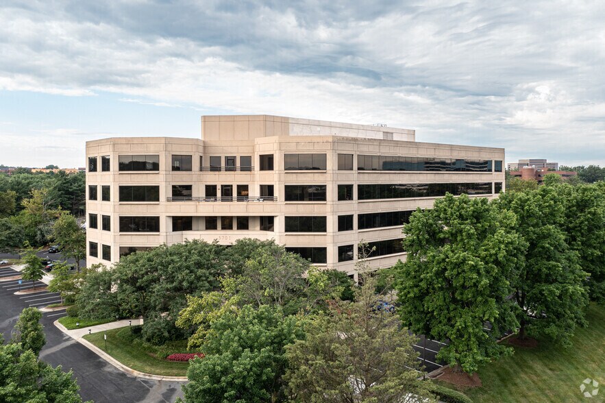 3701 Pender Dr, Fairfax, VA à louer - Photo de l’immeuble – Image 3 sur 17