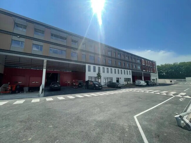 Plus de détails pour Local d'activités, Industriel/Logistique à louer
