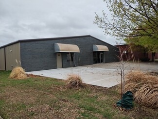 Plus de détails pour 1302 Lindsey Plaza Dr, Norman, OK - Industriel/Logistique à louer