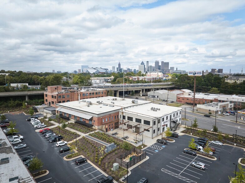 565 Northside Dr, Atlanta, GA à louer - Photo de l’immeuble – Image 2 sur 25