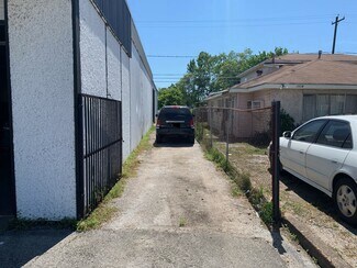 Plus de détails pour 7158 Bellfort St, Houston, TX - Local commercial à vendre