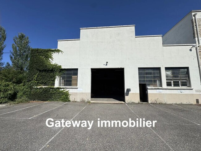 Plus de détails pour Industriel/Logistique à louer