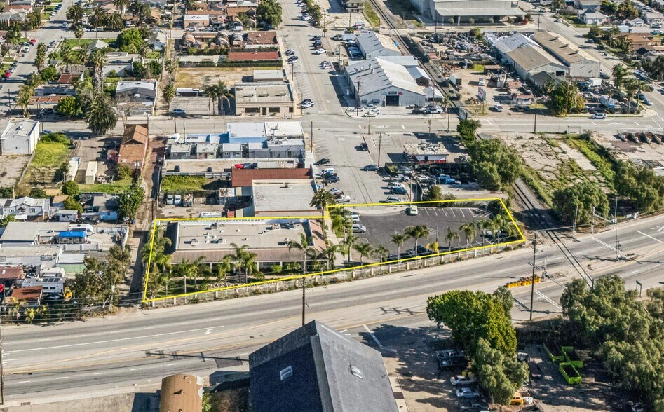 11011 Azahar St, Ventura, CA à vendre - Photo de l’immeuble – Image 2 sur 14
