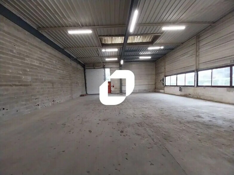 Bureau dans Magny-les-Hameaux à louer - Photo intérieure – Image 2 sur 22