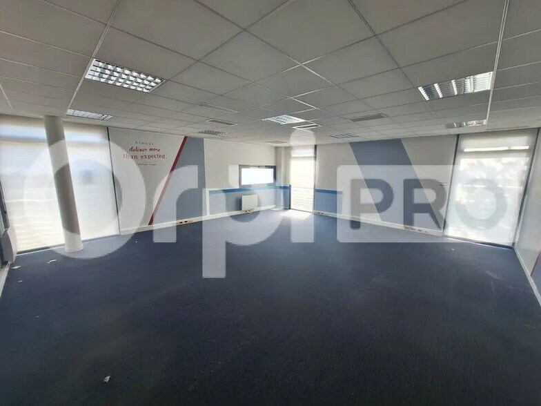 Bureau dans Compiègne à louer - Photo de l’immeuble – Image 2 sur 5