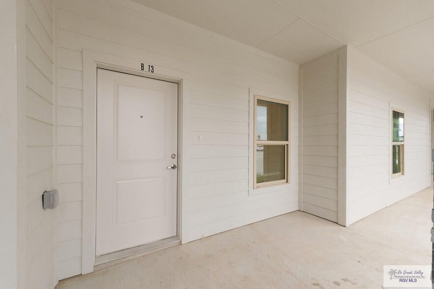 2107 Village Center Blvd, Brownsville, TX à vendre - Photo de l’immeuble – Image 3 sur 18