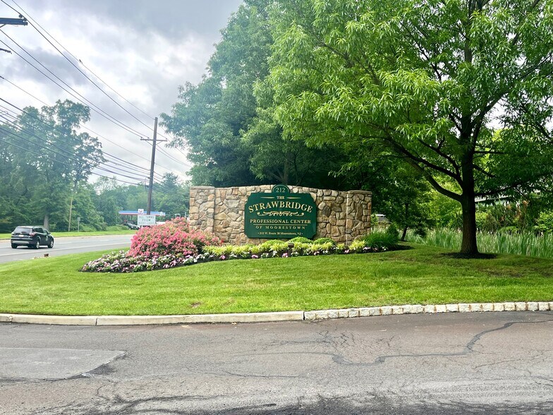212 W Route 38, Moorestown, NJ à vendre - Photo de l’immeuble – Image 3 sur 24