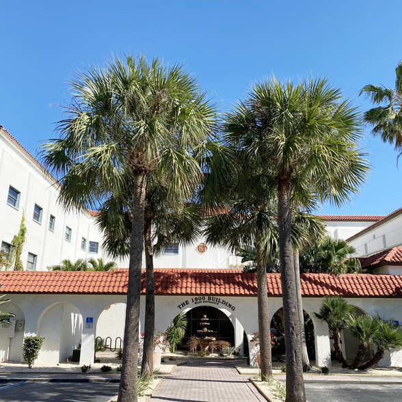 1900 S Harbor City Blvd, Melbourne, FL à louer - Photo de l’immeuble – Image 1 sur 26