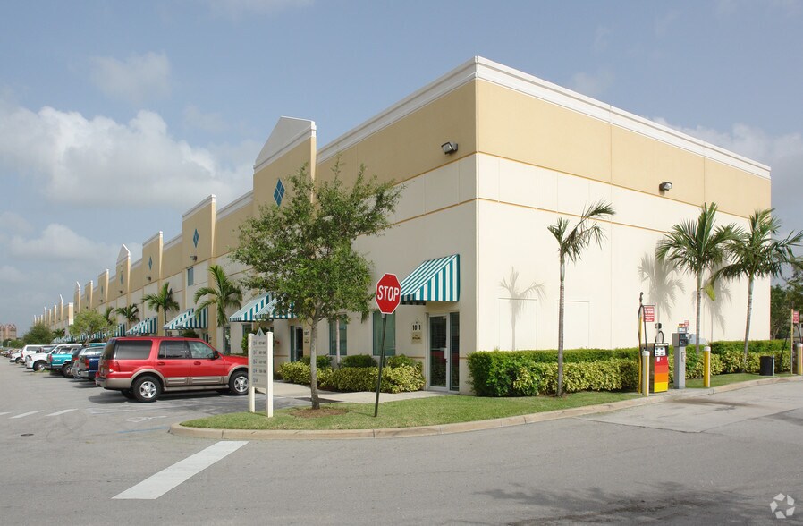 1011-1039 NW 31st Ave, Pompano Beach, FL à vendre - Photo de l’immeuble – Image 2 sur 12