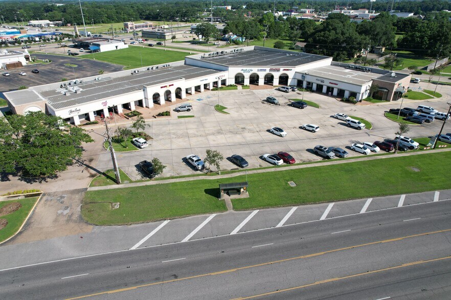 5520 Johnston St, Lafayette, LA à louer - Photo de l’immeuble – Image 2 sur 2