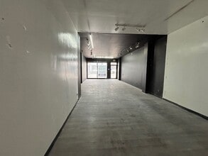 1232-1240 N Milwaukee Ave, Chicago, IL à louer Photo intérieure– Image 2 sur 14