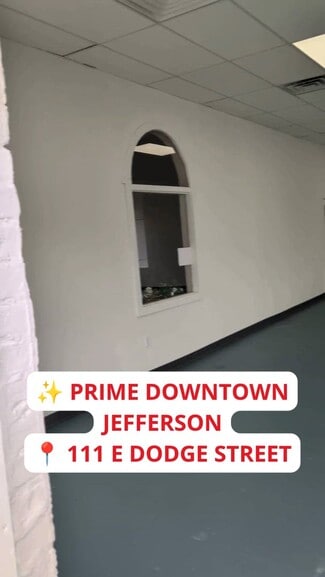 Plus de détails pour 230 S Main St, Jefferson, WI - Bureau à louer