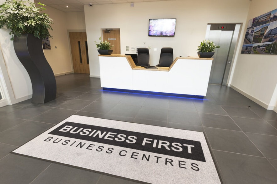 Burnbrae Rd, Linwood à louer - Hall d’entrée – Image 3 sur 33