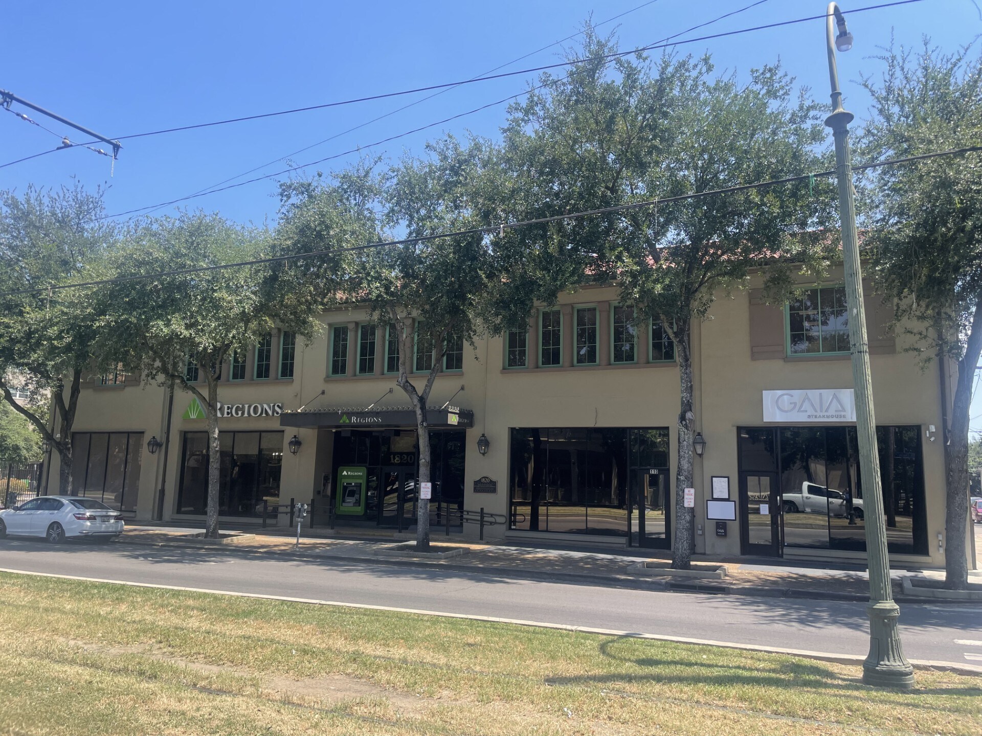 1820 St. Charles Ave, New Orleans, LA à louer Photo principale– Image 1 sur 4