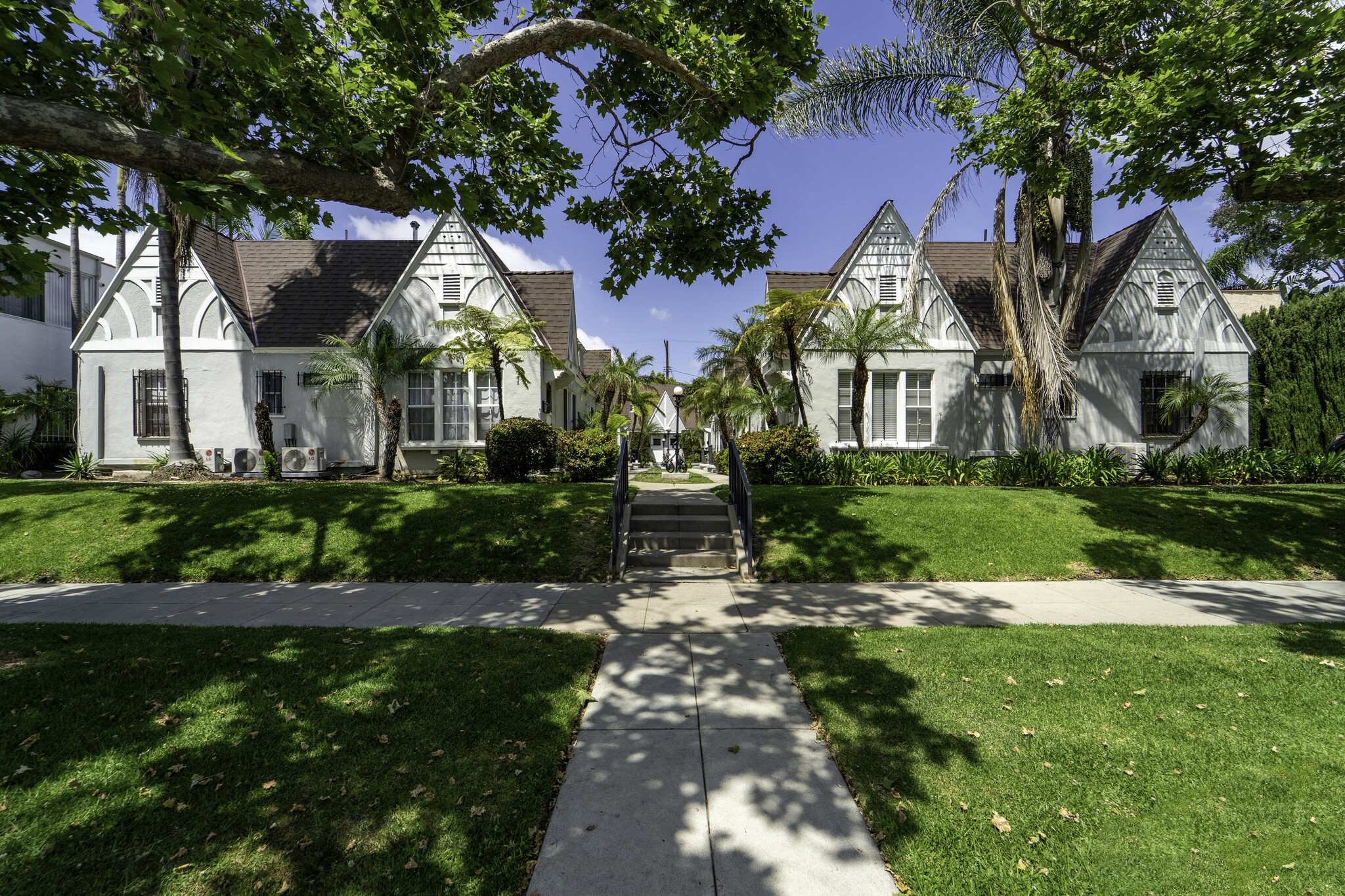 537-545 1/2 N Orange Dr, Los Angeles, CA à vendre Photo de l’immeuble– Image 1 sur 70
