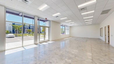 NW 107th Ave, Doral, FL à louer Numérisation 3D Matterport– Image 1 sur 10