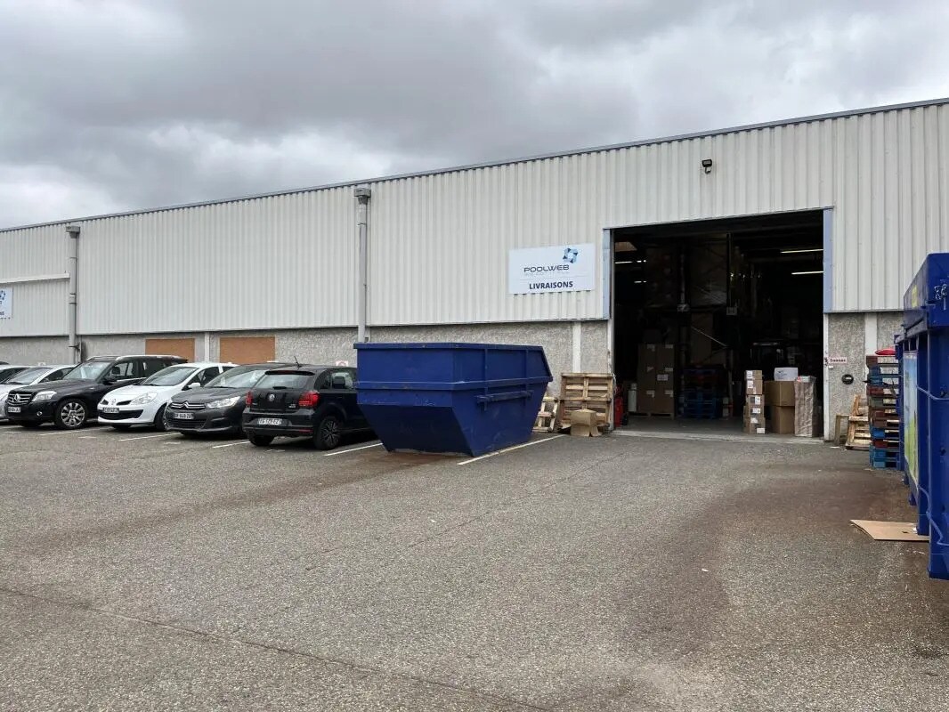 Local d’activités dans Chassieu à louer Photo de l’immeuble– Image 1 sur 11