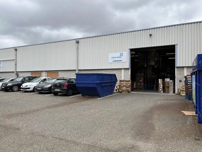 Plus de détails pour Local d'activités à louer