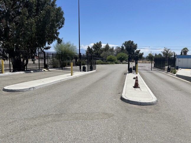 1938 W 5th St, San Bernardino, CA à louer - Photo de l’immeuble – Image 3 sur 7