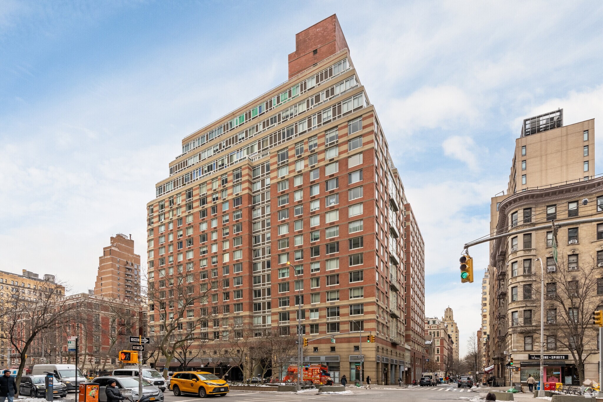 2373 Broadway, New York, NY à louer Photo de l’immeuble– Image 1 sur 4