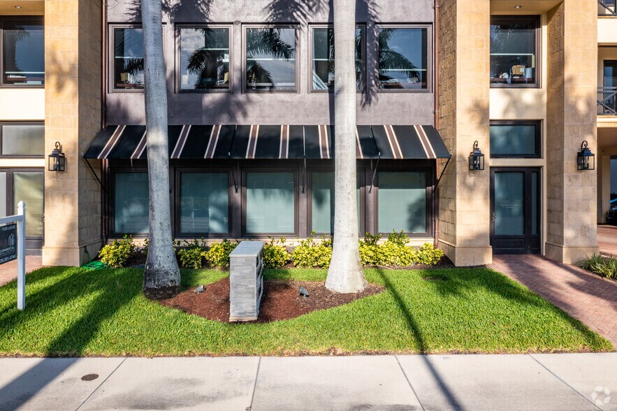 633 9th St N, Naples, FL à louer - Photo de l’immeuble – Image 3 sur 19