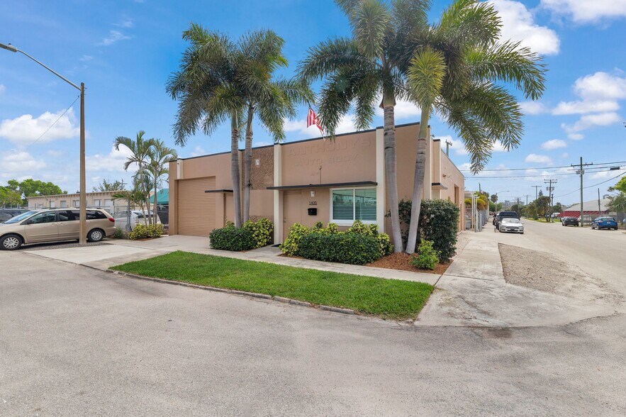 1420 Forsythe Rd, West Palm Beach, FL à vendre - Photo de l’immeuble – Image 2 sur 19