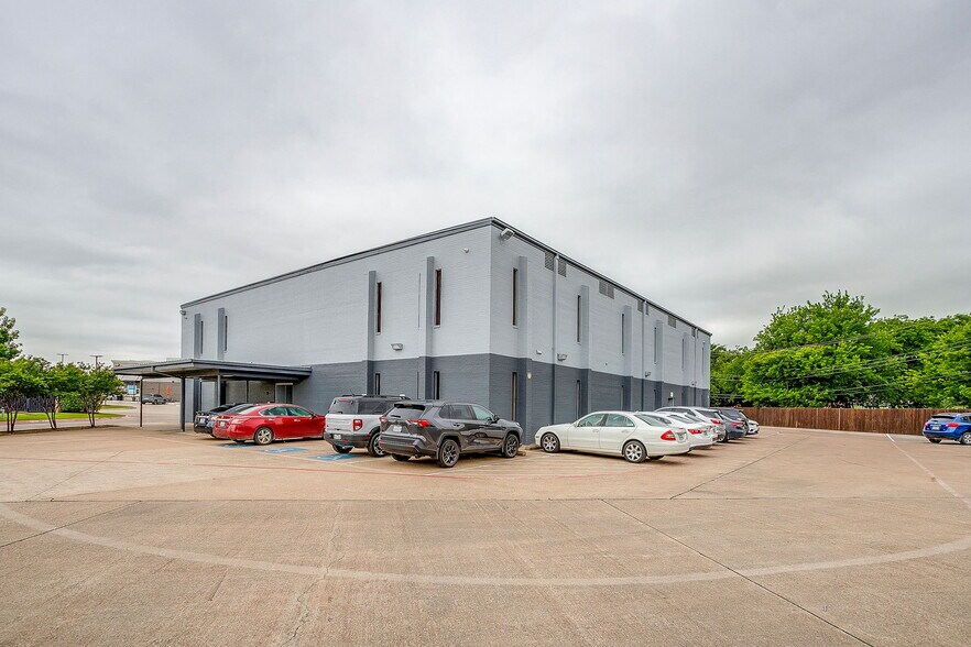 820 SW Wilshire Blvd, Burleson, TX à vendre - Photo de l’immeuble – Image 1 sur 23