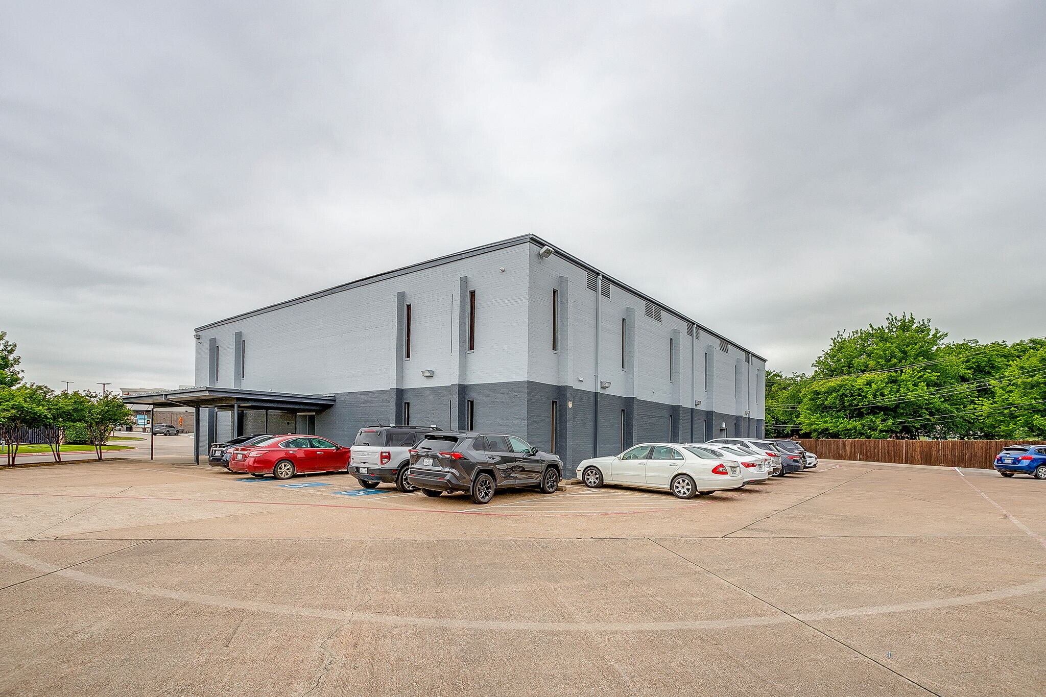 820 SW Wilshire Blvd, Burleson, TX à vendre Photo de l’immeuble– Image 1 sur 24