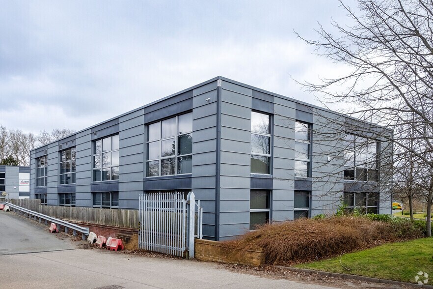 1 The Pavilions, Solihull à vendre - Photo de l’immeuble – Image 1 sur 7