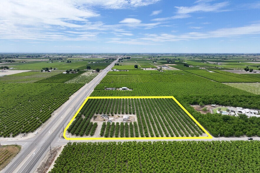 13910 E Mountain View Ave, Kingsburg, CA à vendre - Photo de l’immeuble – Image 2 sur 24