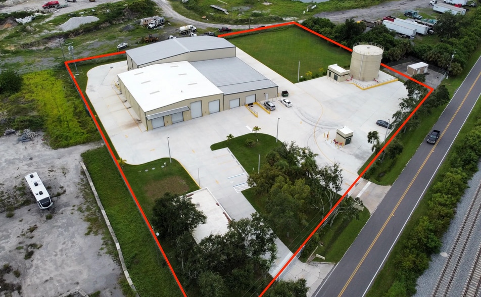 4460 Old Dixie Hwy, Grant, FL à louer - Photo principale – Image 1 sur 10
