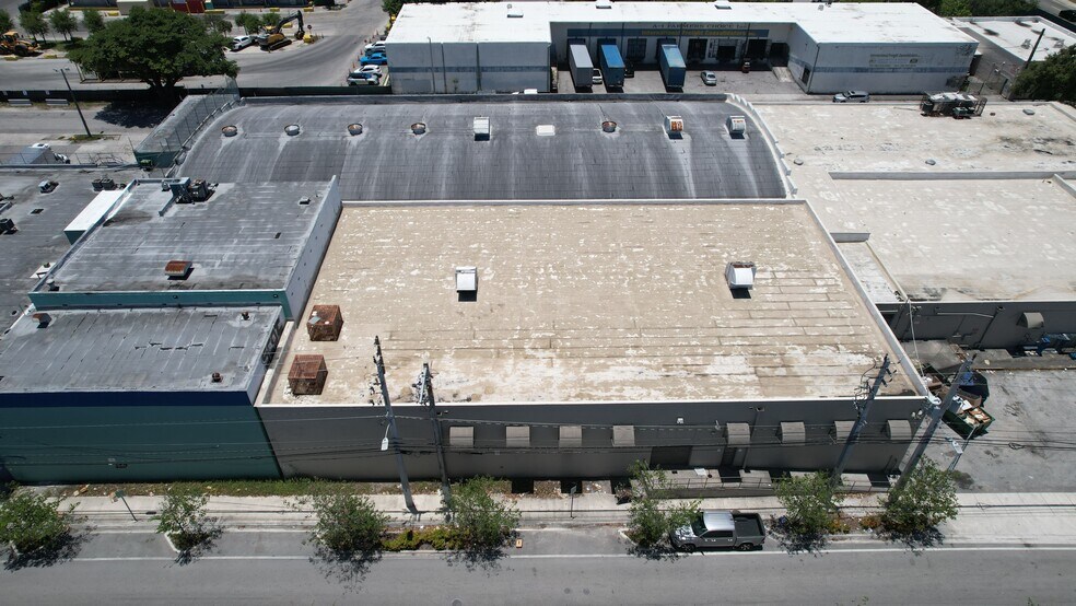 1150 NW 22nd St, Miami, FL à louer - Photo de l’immeuble – Image 1 sur 6