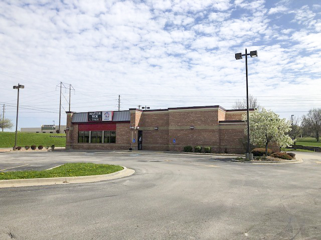 1100 NE Douglas St, Lees Summit, MO à louer - Photo de l’immeuble – Image 3 sur 7